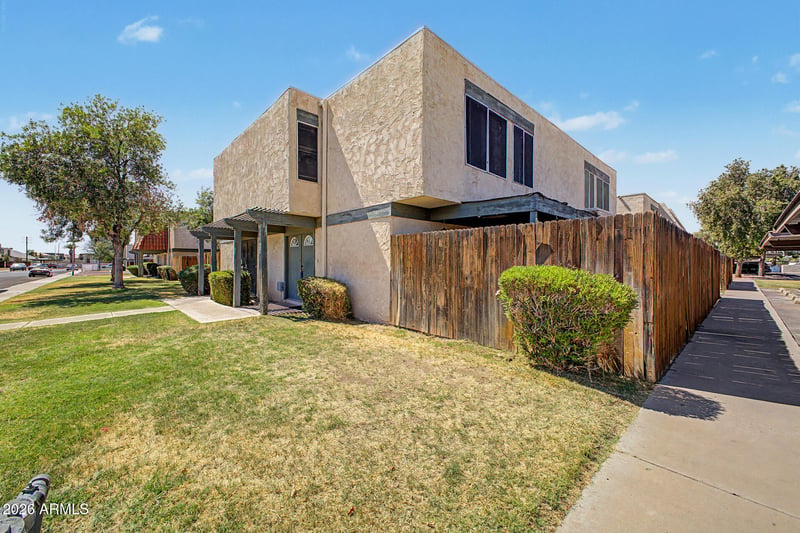 6048 W Golden Ln, Glendale, AZ 85302