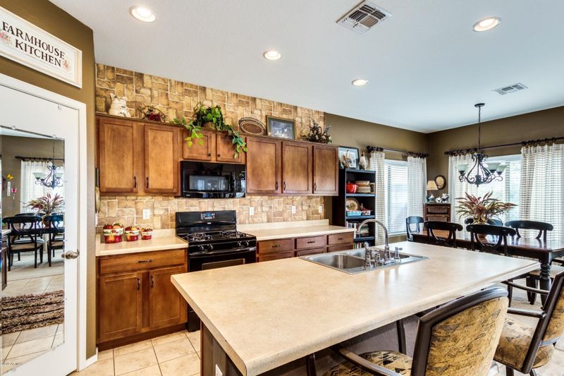 605 E Whyman Ave, Avondale, AZ 85323