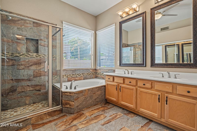 6052 Kristal Way, Glendale, AZ 85308