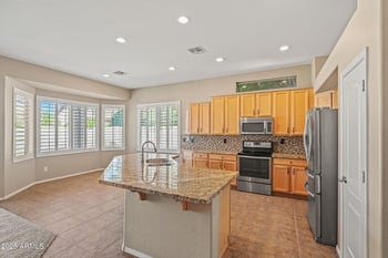 6052 Kristal Way, Glendale, AZ 85308