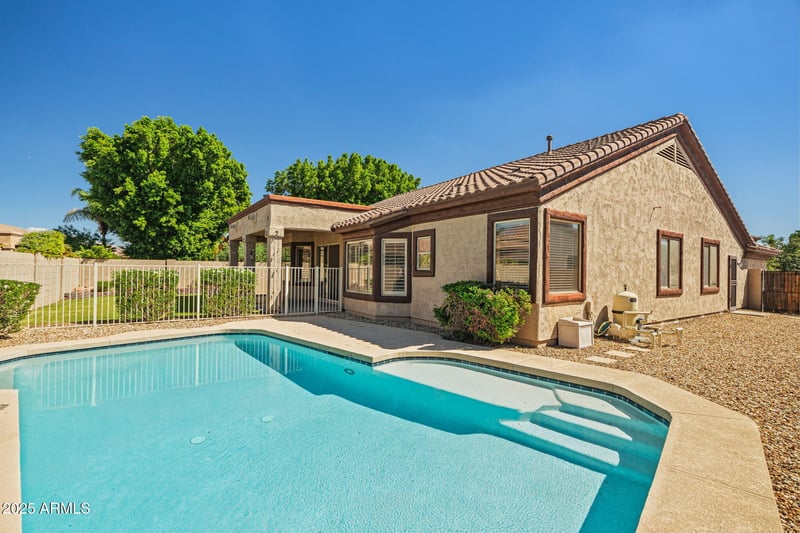 6052 Kristal Way, Glendale, AZ 85308