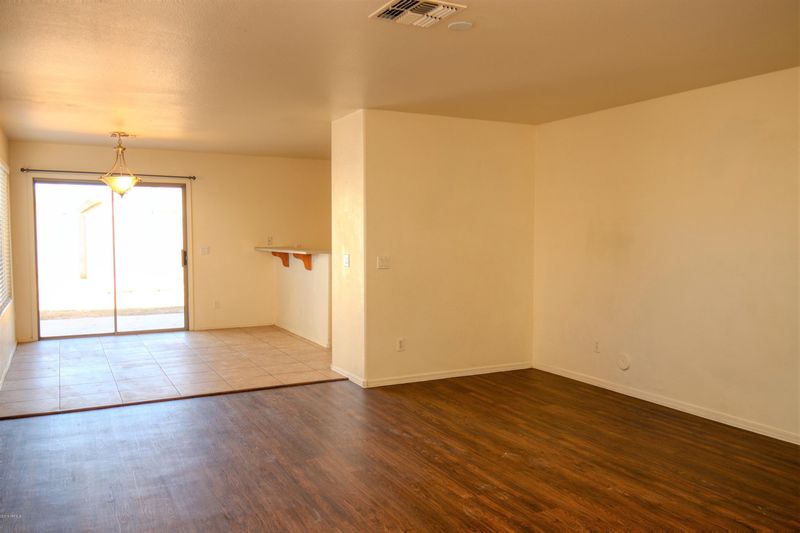 6054 W Jones Ave, Phoenix, AZ 85043