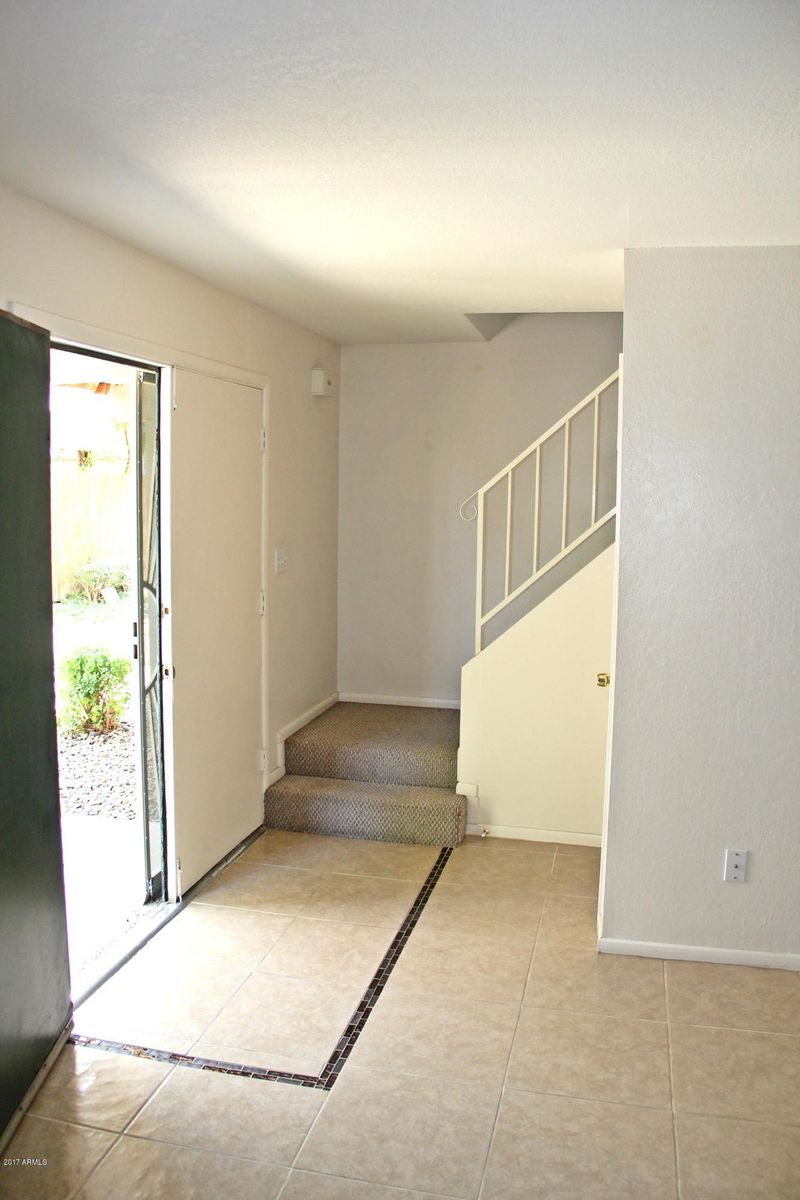 6056 W Golden Ln, Glendale, AZ 85302