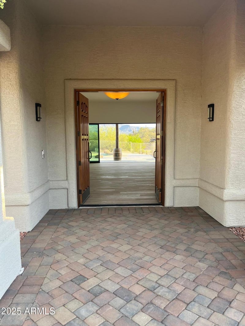 6058 Skyline Dr, Cave Creek, AZ 85331
