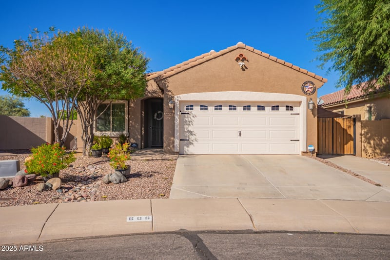 606 Blossom Rd, San Tan Valley, AZ 85143