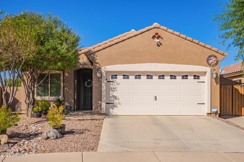 606 Blossom Rd, San Tan Valley, AZ 85143