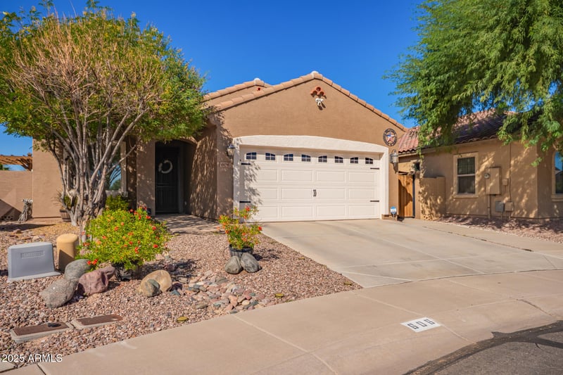 606 Blossom Rd, San Tan Valley, AZ 85143