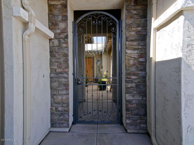 606 E Runaway Bay Pl, Chandler, AZ 85249