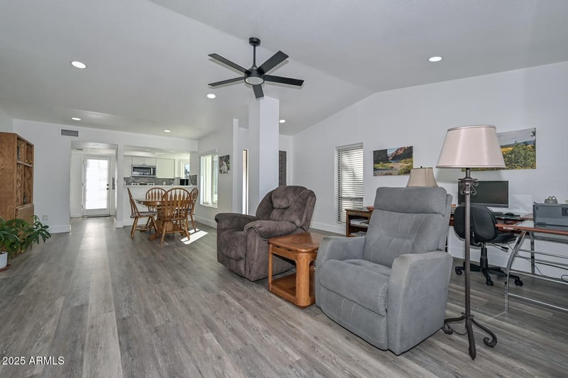606 Grandview Rd, Phoenix, AZ 85023