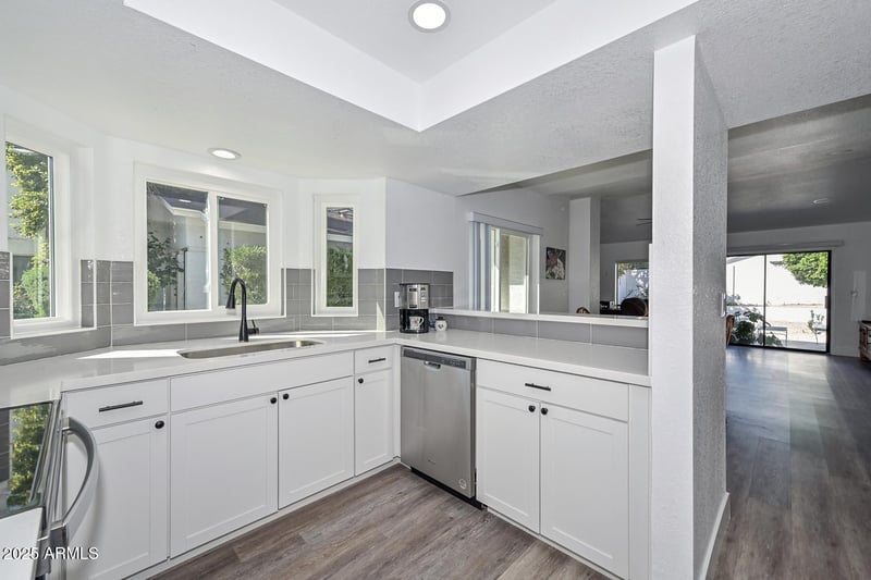 606 Grandview Rd, Phoenix, AZ 85023