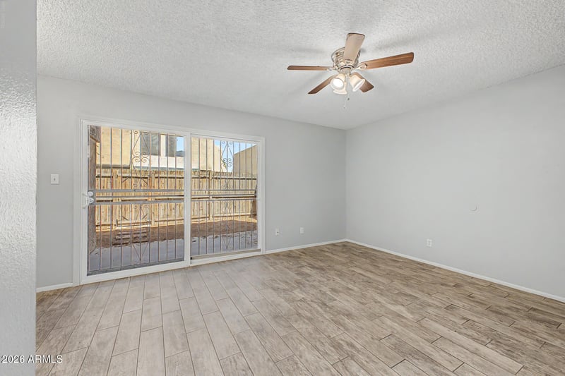 6060 W Golden Ln, Glendale, AZ 85302