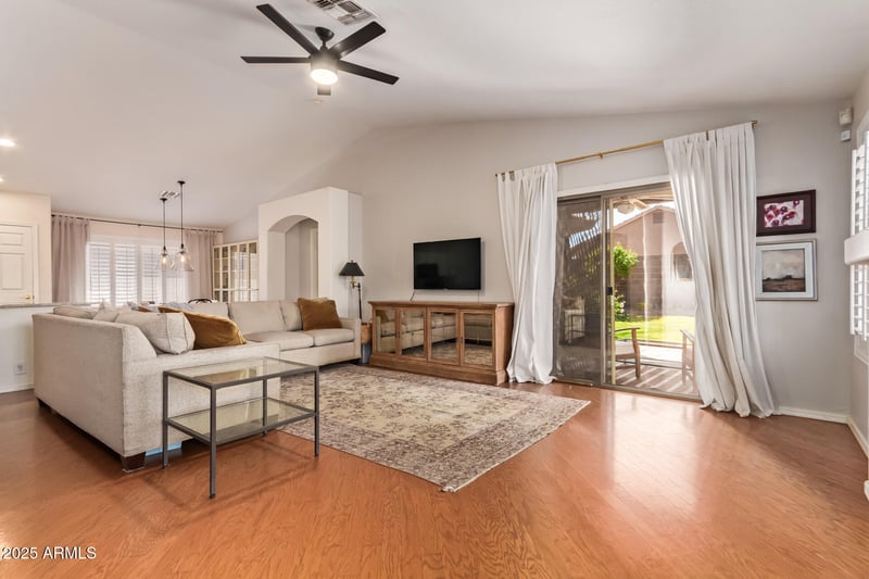 6061 Rochelle St, Mesa, AZ 85215