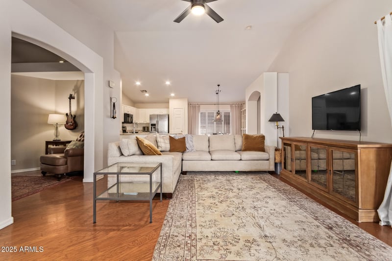 6061 Rochelle St, Mesa, AZ 85215