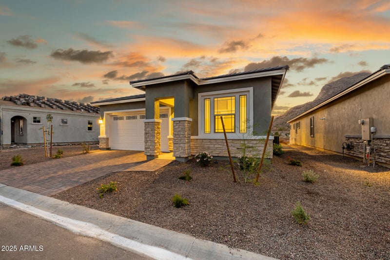 6068 207th Dr, Buckeye, AZ 85396