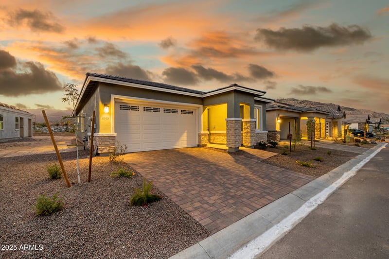 6068 207th Dr, Buckeye, AZ 85396