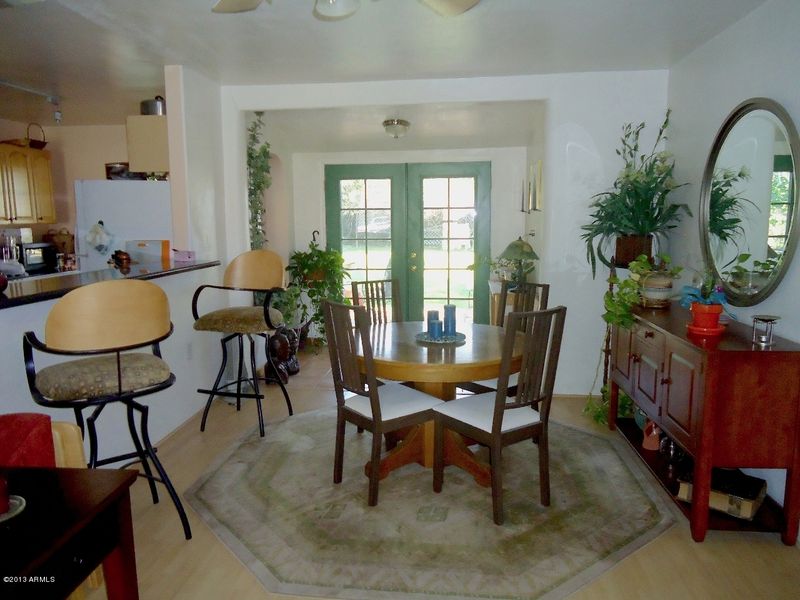 607 W 1st St, Mesa, AZ 85201