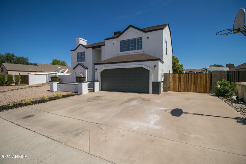 6073 Caribe Ln, Glendale, AZ 85306
