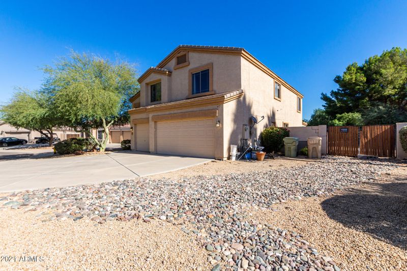 6075 N 85th Dr, Glendale, AZ 85305
