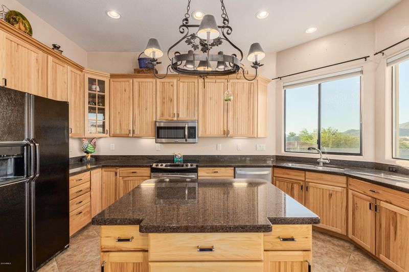 608 E Seco Pl, Phoenix, AZ 85086