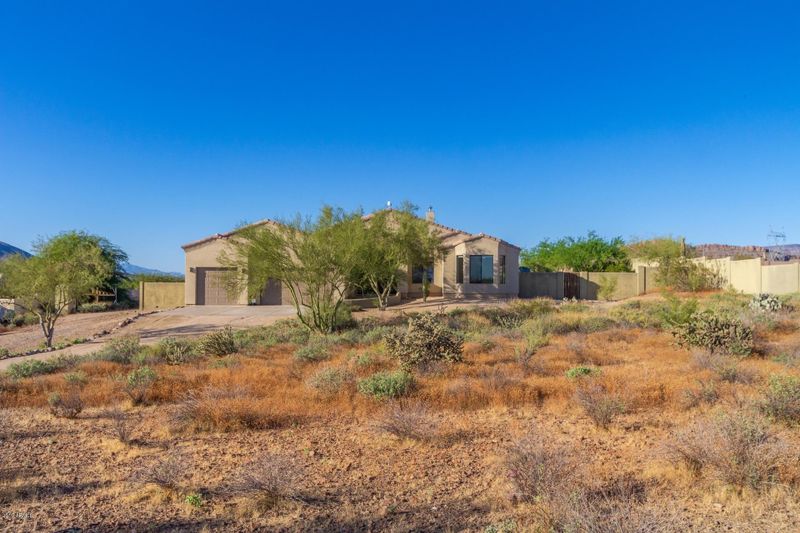608 E Seco Pl, Phoenix, AZ 85086