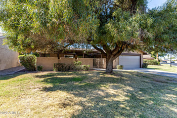 608 Leisure World Dr, Mesa, AZ 85206