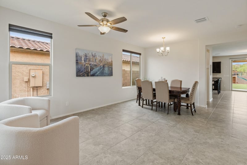 608 Pasaro Dr, Phoenix, AZ 85085