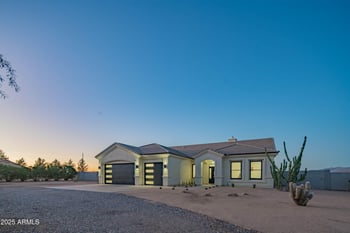 608 Restin Rd, Phoenix, AZ 85086