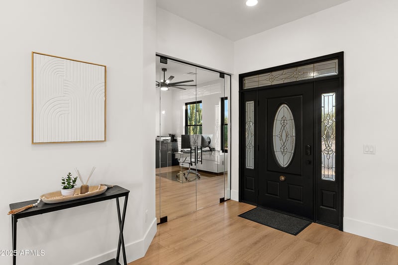 608 Restin Rd, Phoenix, AZ 85086