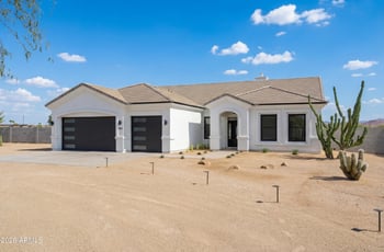 608 Restin Rd, Phoenix, AZ 85086