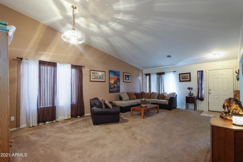 6086 N 83rd Dr, Glendale, AZ 85305