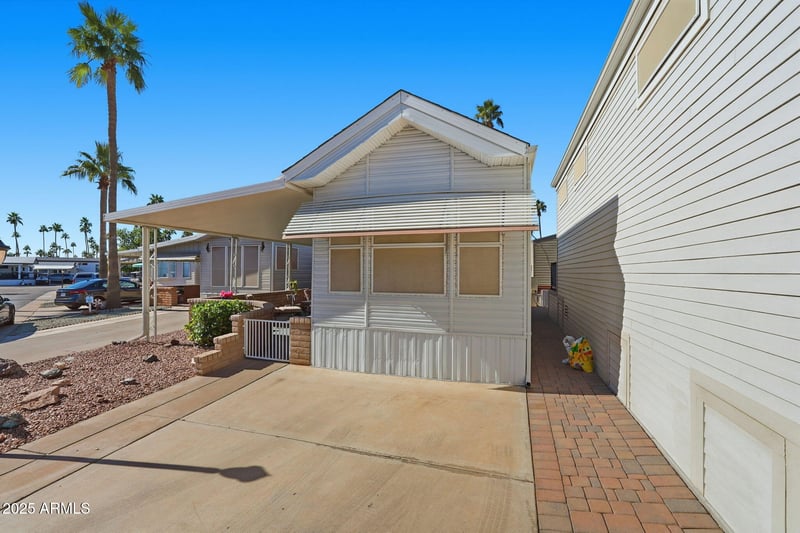 609 Boeing Cir, Mesa, AZ 85205