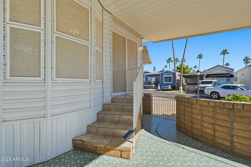 609 Boeing Cir, Mesa, AZ 85205