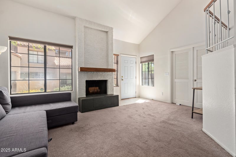 609 Mesquite Cir #D133, Tempe, AZ 85288