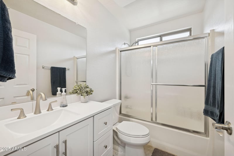 6092 Bridal Vail Dr, Gilbert, AZ 85298