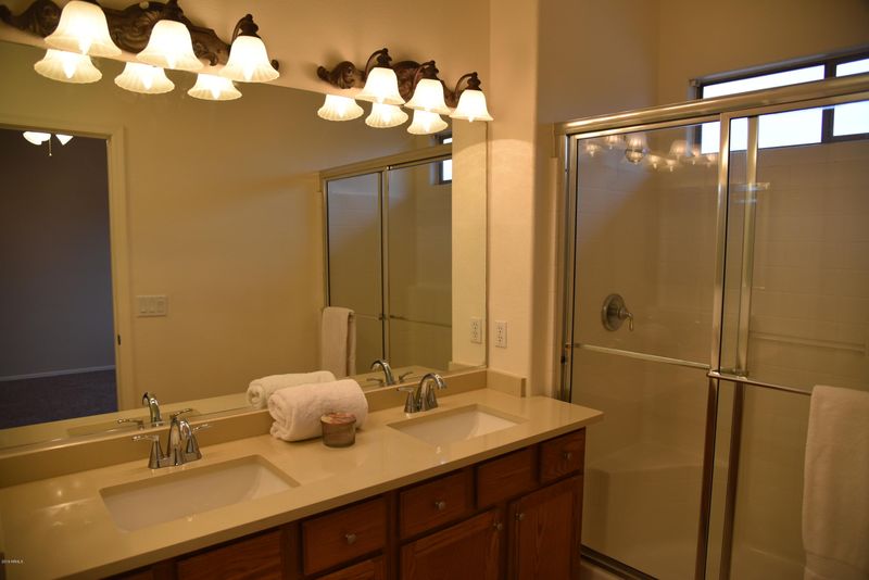 6092 S Bedford Pl, Chandler, AZ 85249
