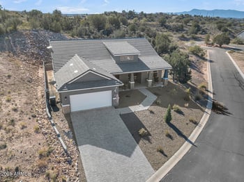 6095 Stratford Ct, Rimrock, AZ 86335