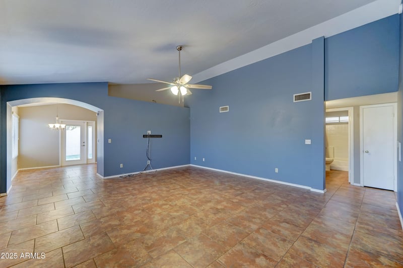 61 Crestview St, Chandler, AZ 85226