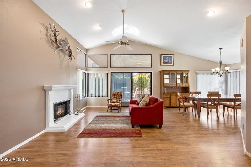 61 Dawn Dr, Tempe, AZ 85284