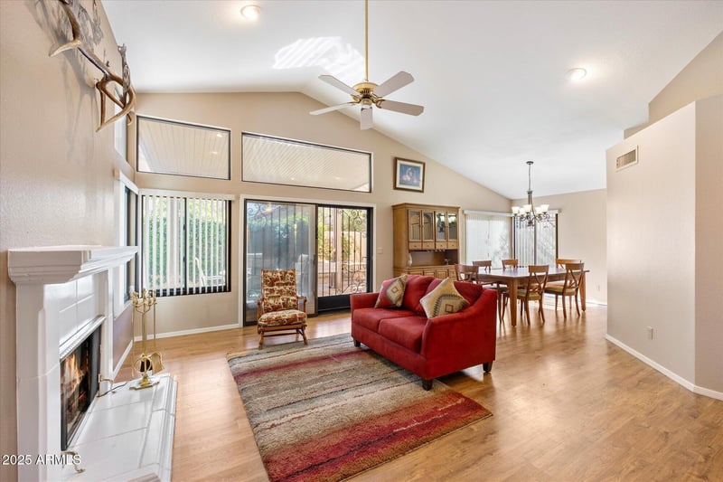 61 Dawn Dr, Tempe, AZ 85284