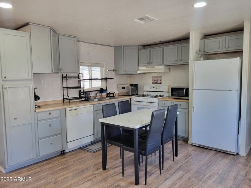 61 Southern Ave #14, Mesa, AZ 85210
