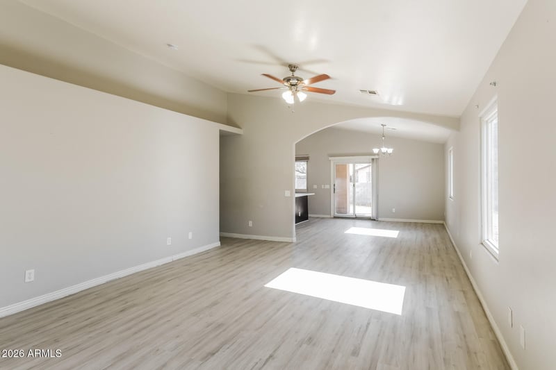 610 E Dee St, Avondale, AZ 85323
