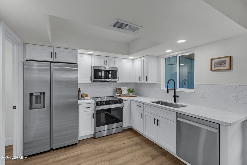 610 E Montebello Ave #41, Phoenix, AZ 85012