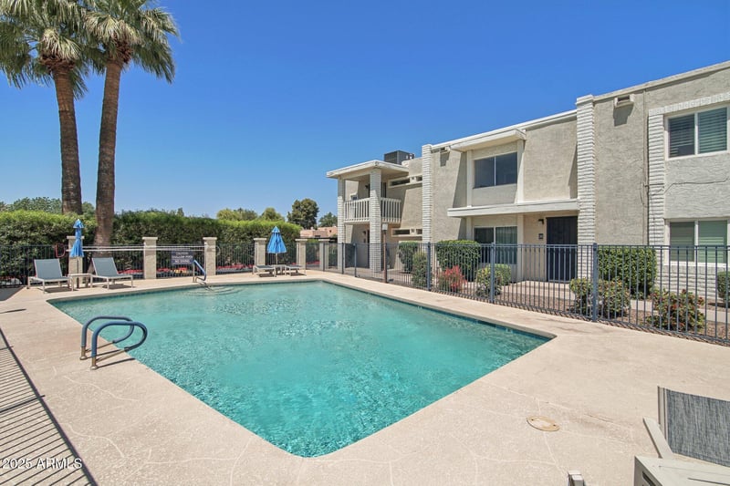 610 E Montebello Ave #46, Phoenix, AZ 85012