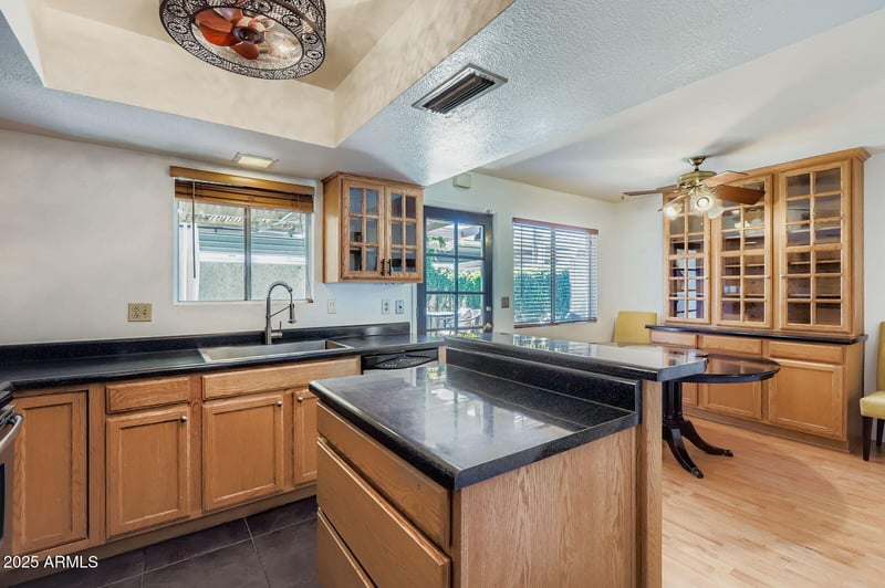 610 Montebello Ave #41, Phoenix, AZ 85012