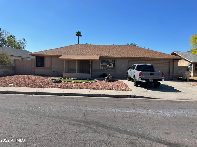 6101 W Acoma Dr W, Glendale, AZ 85306
