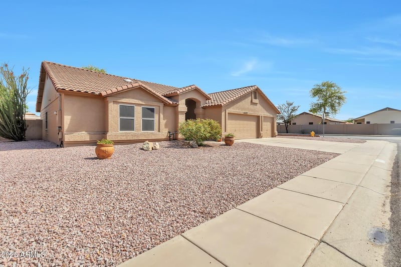 6102 Shangri La Rd, Glendale, AZ 85304