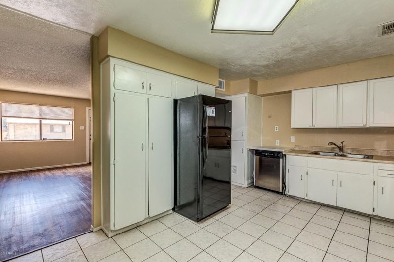 6102 W Cavalier Dr, Glendale, AZ 85301