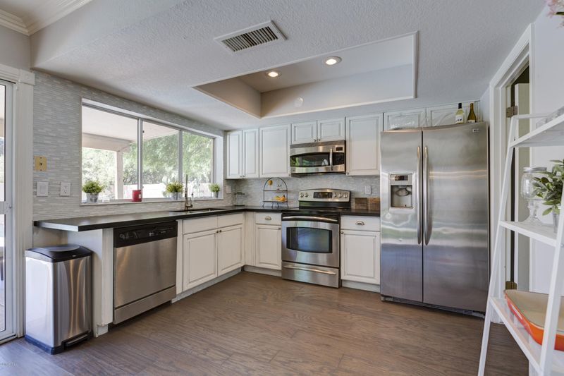 6105 E Acoma Dr, Scottsdale, AZ 85254