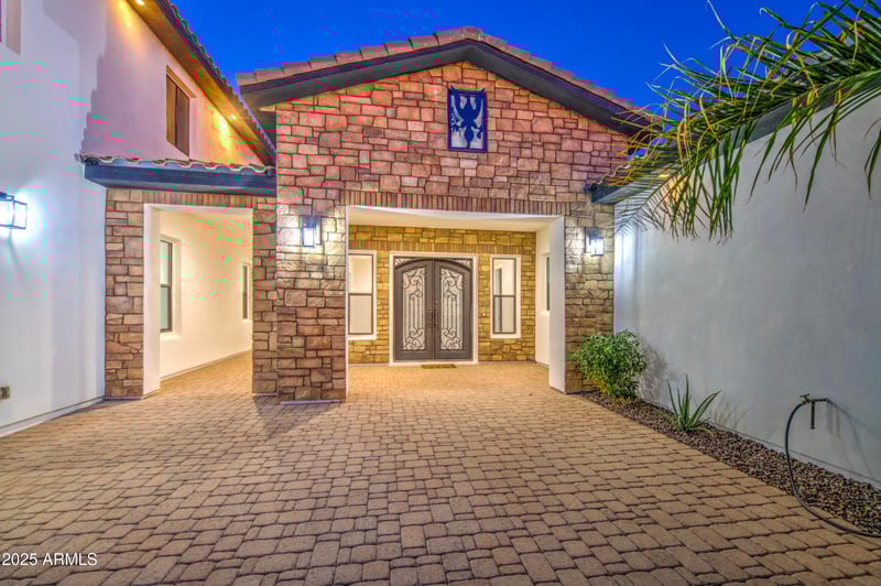 6107 175th Ave, Waddell, AZ 85355