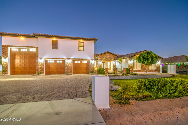 6107 175th Ave, Waddell, AZ 85355